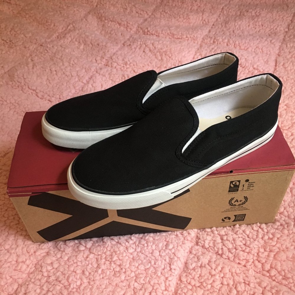 Etiko Slip On Black & White - New In Box